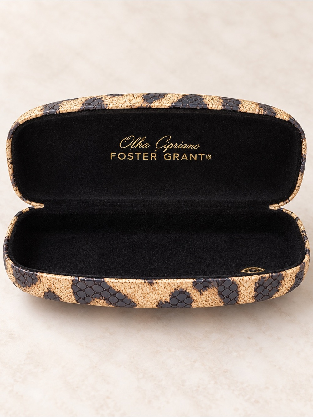 Foster Grant Olha Cipriano Leopard Print Hard Sunglasses Case - Tan & Black